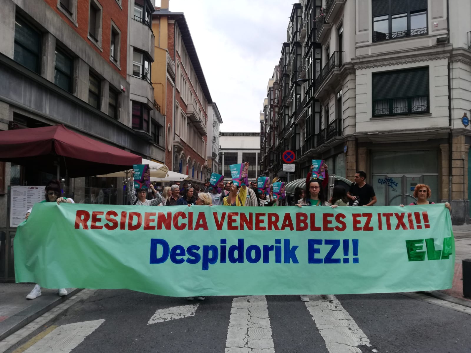 Manifestación en Bilbao para denunciar el cierre inminente de la